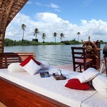 Thumb houseboat2
